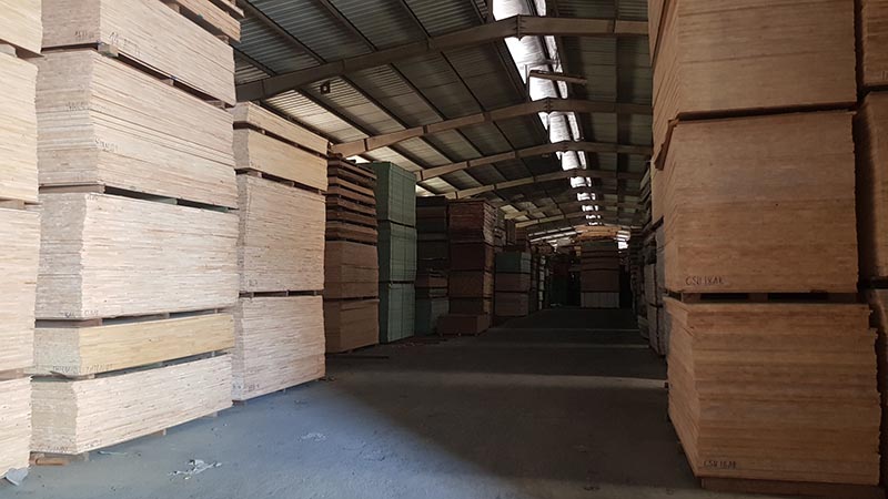 Kho vật liệu gỗ công nghiệp thực tế tại Hà Nội